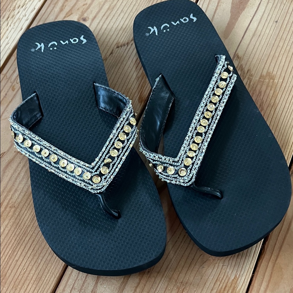 Sanuk Black Flip Flop Sandals with Gold Stud Accents